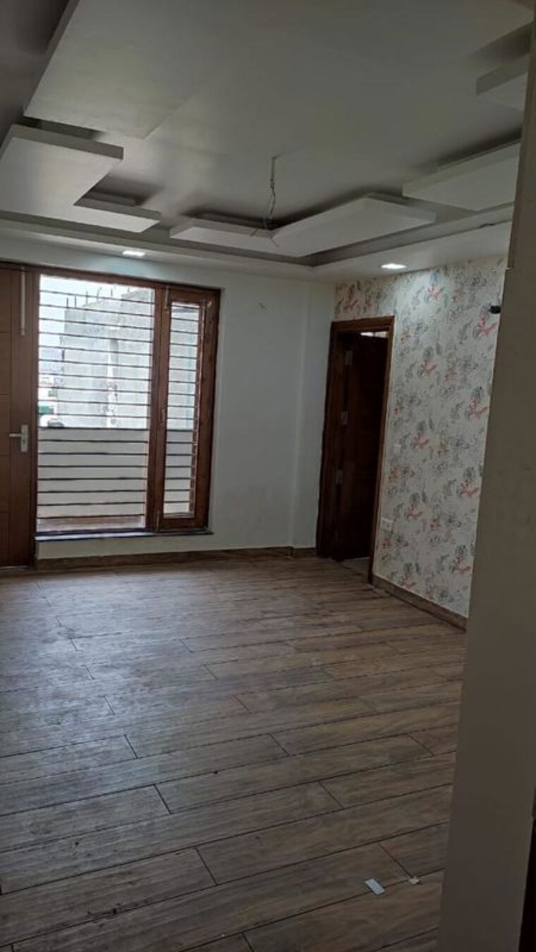 Room, parklands 4 Bedroom 500 Sq.Yd. Builder Floor In Sector 85 Faridabad 10110501