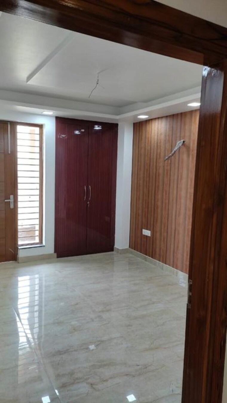 Room, parklands 4 Bedroom 500 Sq.Yd. Builder Floor In Sector 85 Faridabad 10110501