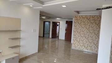 Room in 4 BHK Builder Floor at Parklands, Sector 85 – for Sale