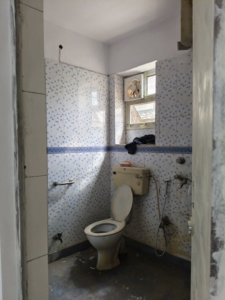 Bathroom, ip extension 1 Bedroom 750 Sq.Ft. Apartment In Ip Extension Delhi 10110507