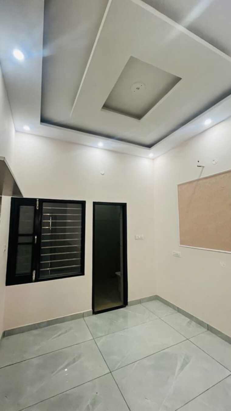 Room, shiva-enclave-zirakpur 2 Bedroom 105 Sq.Yd. Villa In Patiala Road Zirakpur 10110452