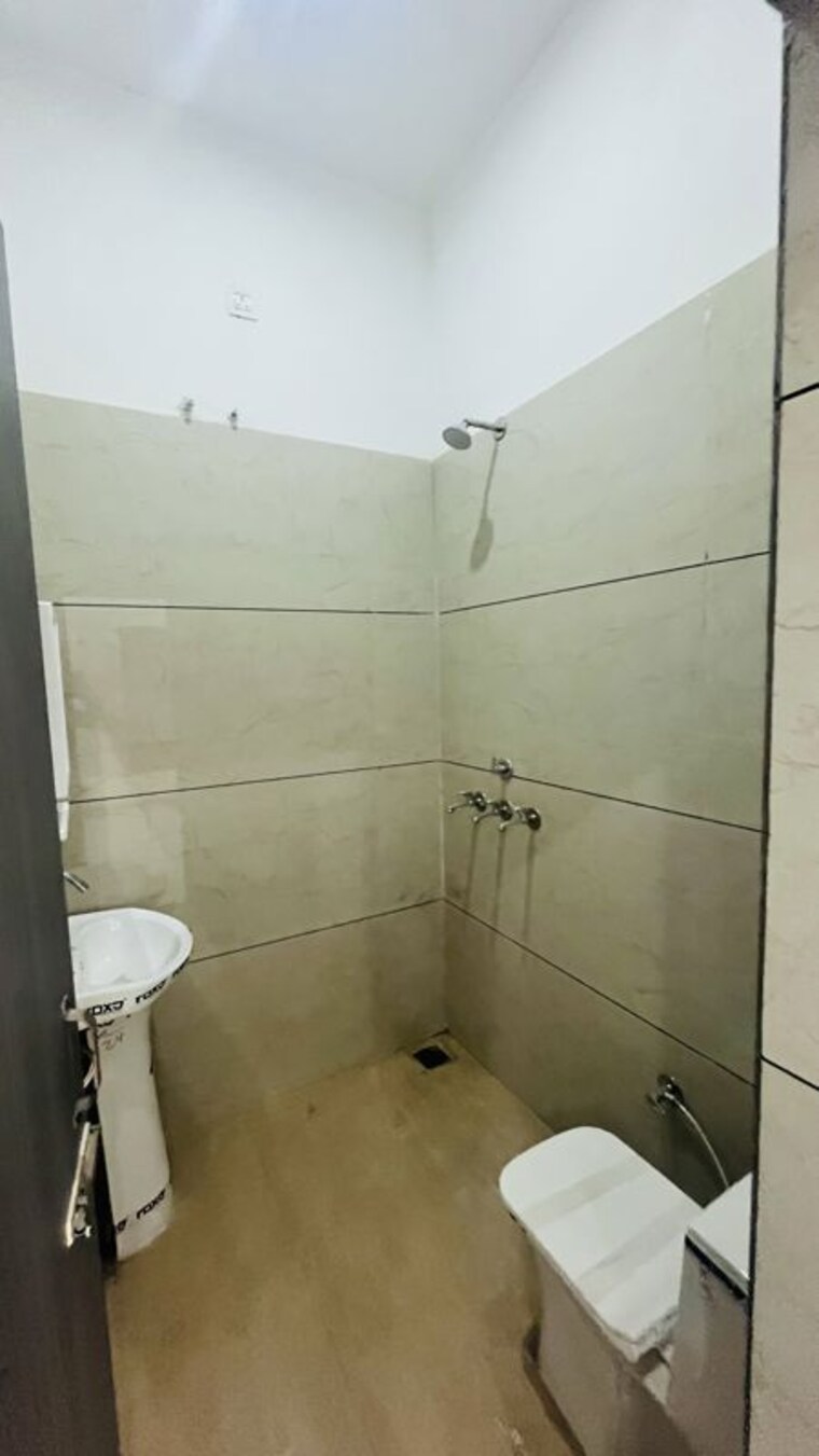 Bathroom, shiva-enclave-zirakpur 2 Bedroom 105 Sq.Yd. Villa In Patiala Road Zirakpur 10110452