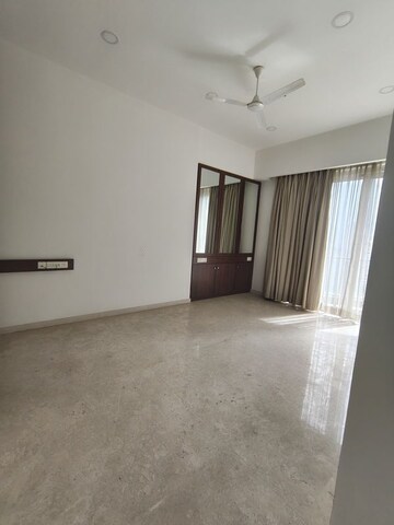 Room in 3 BHK Apartment at Suraj Tranquil Bay 1, Prabhadevi – for Rent
