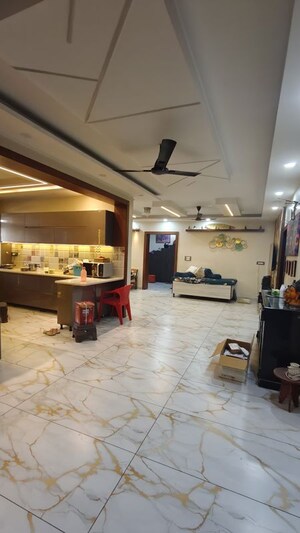 Parking in 4 BHK Builder Floor at Puri Vip Floors, Sector 81 – for Sale