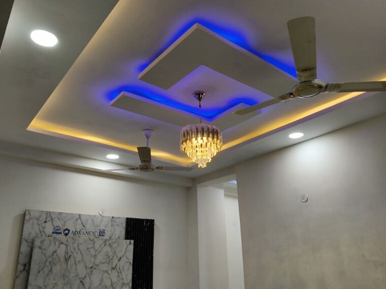 Other, sector 73 2 Bedroom 1000 Sq.Ft. Builder Floor In Sector 73 Noida 10110570