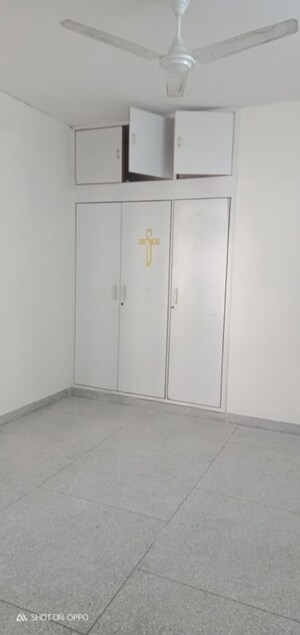 Room in 3 BHK Apartment at Vasant Kunj – for Rent