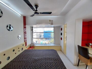 Bedroom in 3 BHK Apartment at Evergreen CHS Malabar Hill, Malabar Hill – for Rent