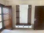 4 BHK + Pooja Room,Servant Room 250 Sq.Yd. Builder Floor in Parklands