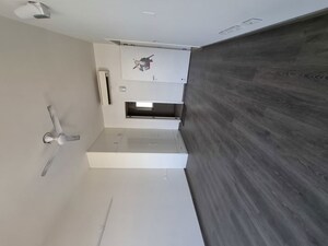 Room in 3.5 BHK Apartment at Ireo The Corridors, Sector 67a – for Sale