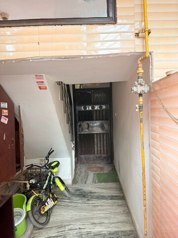 Parking in 3 BHK Builder Floor at Vaishali Extension – for Sale