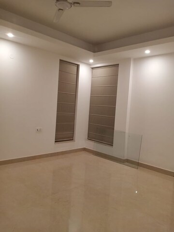 Room in 4 BHK Builder Floor at Parklands, Sector 85 – for Sale