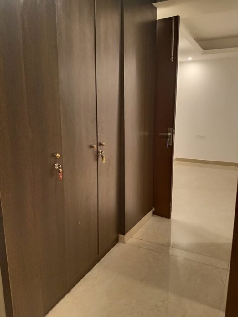 Bathroom, parklands 4 Bedroom 300 Sq.Yd. Builder Floor In Sector 85 Faridabad 10110642