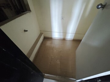 Furnished Amenities in 2 BHK Apartment at Indiabulls Greens, New Panvel – for Sale