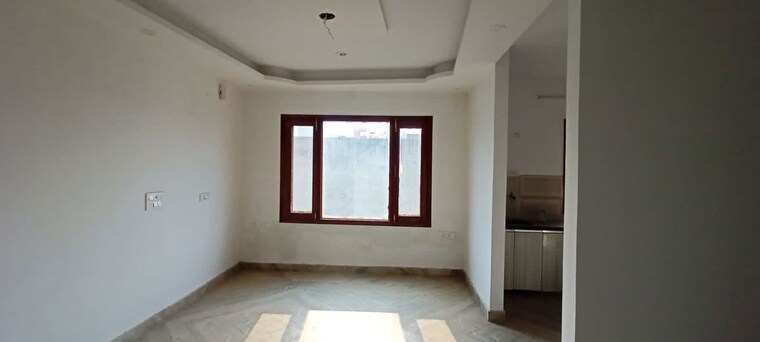 Room, parklands 4 Bedroom 350 Sq.Yd. Builder Floor In Sector 85 Faridabad 10110676