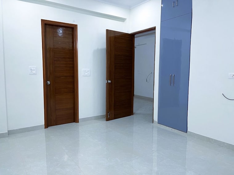 Room, sector 4 4 Bedroom 250 Sq.Yd. Builder Floor In Sector 4 Gurgaon 10110618