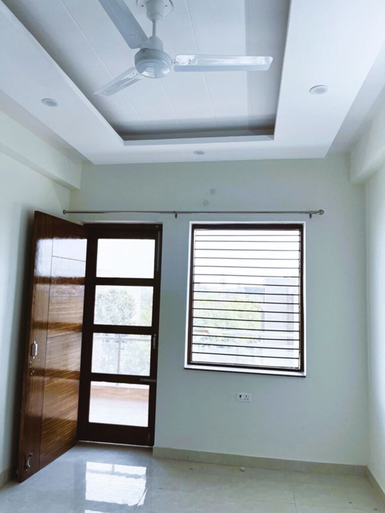 Bedroom, sector 4 4 Bedroom 250 Sq.Yd. Builder Floor In Sector 4 Gurgaon 10110618