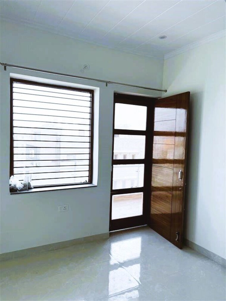 Bedroom, sector 4 4 Bedroom 250 Sq.Yd. Builder Floor In Sector 4 Gurgaon 10110618