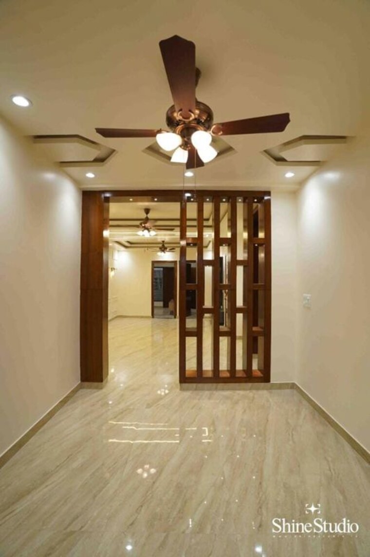Room, parklands 4 Bedroom 275 Sq.Yd. Builder Floor In Sector 85 Faridabad 10110688