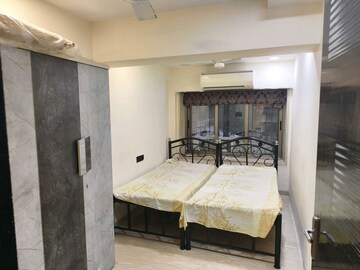 Bedroom in 3 BHK Apartment at Shripal Nagar CHS, Malabar Hill – for Rent