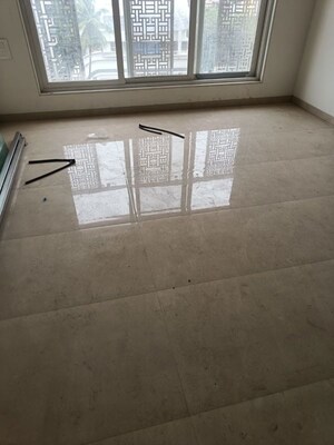 Room in 2.5 BHK Apartment at Chandak Ideal, Juhu – for Rent