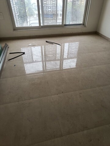 Room in 2.5 BHK Apartment at Chandak Ideal, Juhu – for Rent