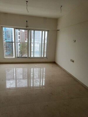 Room in 2.5 BHK Apartment at Chandak Ideal, Juhu – for Rent