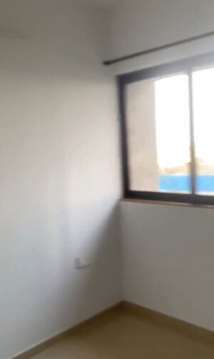 Room in 2 BHK Apartment at Lodha Downtown, Dombivli East – for Rent