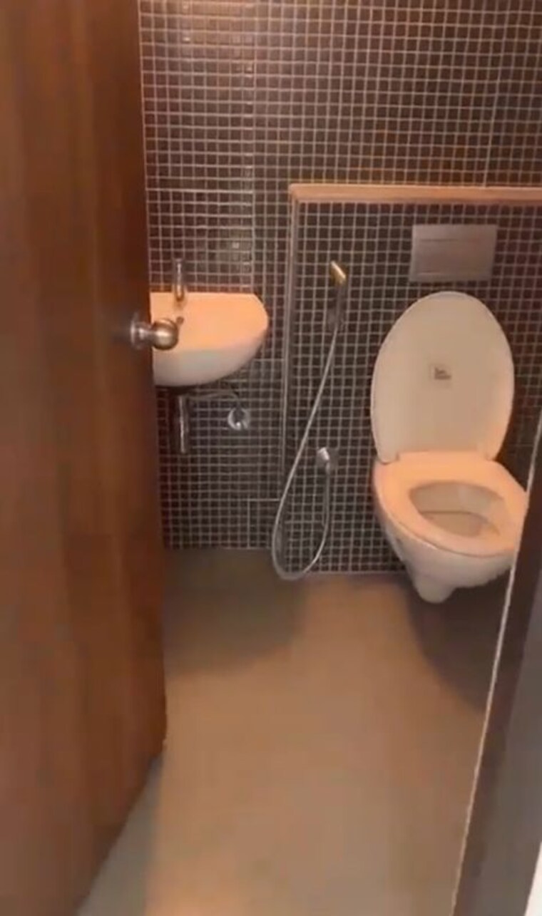 Bathroom, lodha-downtown 2 Bedroom 927 Sq.Ft. Apartment In Dombivli East Thane 10110708