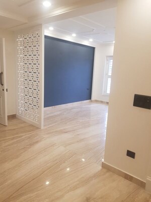 Room in 3 BHK Builder Floor at Parklands, Sector 85 – for Sale