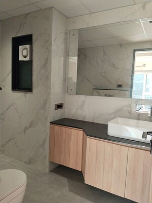 Kitchen in 3 BHK Builder Floor at Ardee Mall, Sector 52 – for Rent