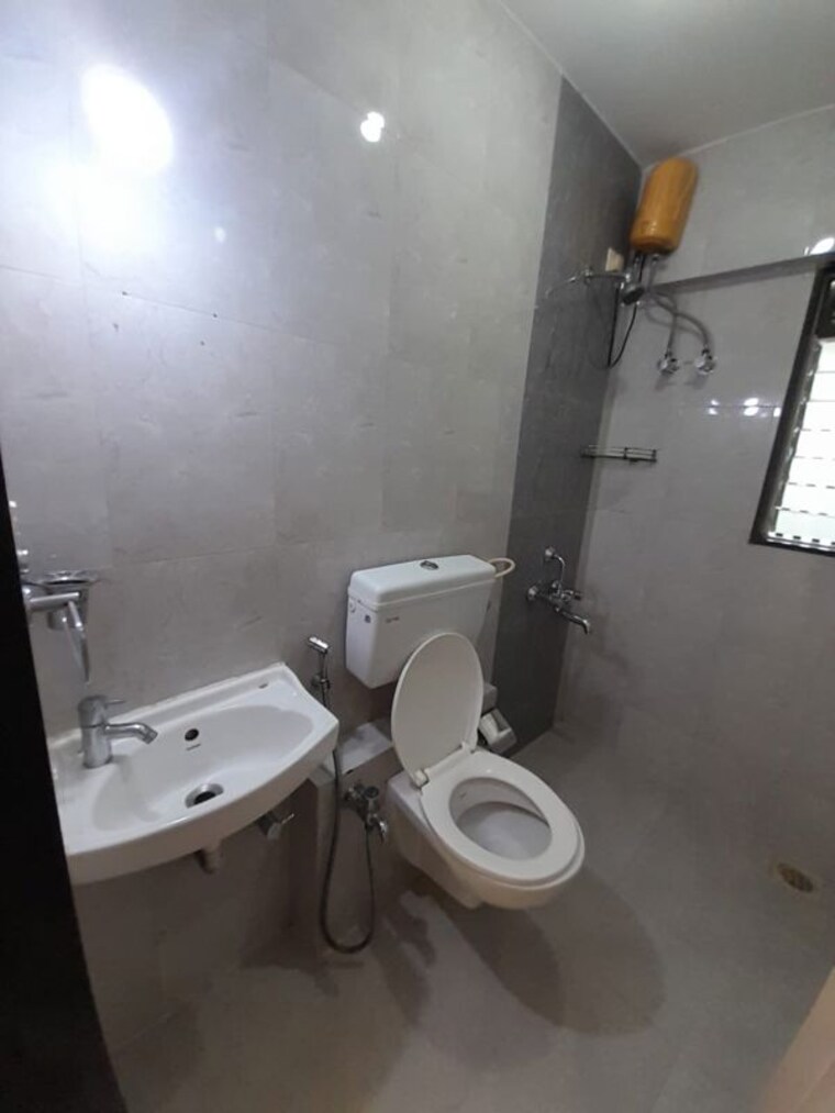 Bathroom, sugee-hiranya 1 Bedroom 650 Sq.Ft. Apartment In Dadar West Mumbai 10110704