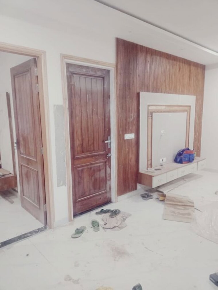 Room, sector 26 3 Bedroom 200 Sq.Yd. Builder Floor In Sector 26 Panchkula 10110348