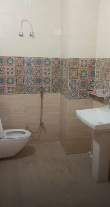 Bathroom in 3 BHK Apartment at Butler Colony – for Rent