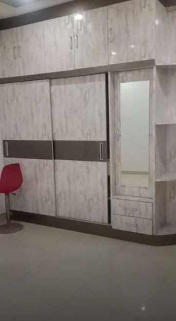 Furnished Amenities in 3 BHK Apartment at Butler Colony – for Rent