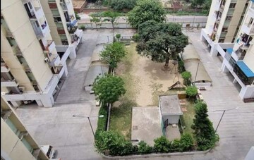 Balcony in 3 BHK Apartment at Butler Colony – for Rent