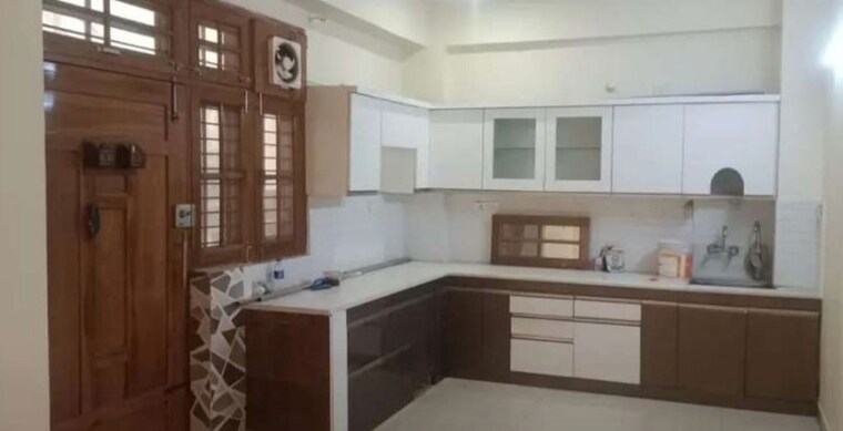 Kitchen, butler colony 3 Bedroom 2500 Sq.Ft. Apartment In Butler Colony Lucknow 10110722