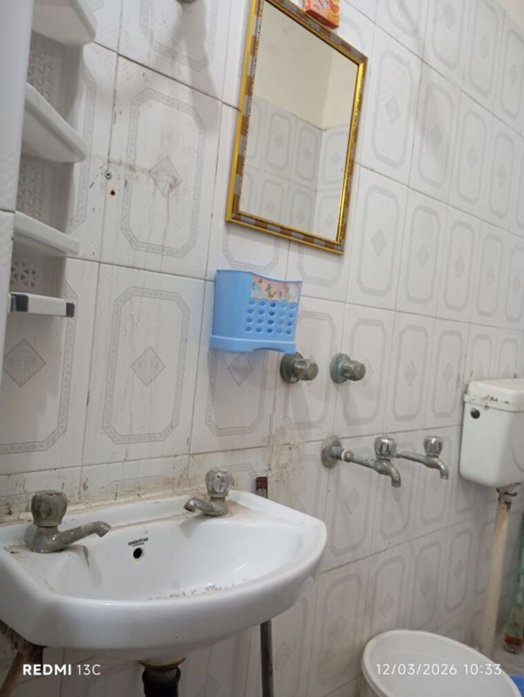 Bathroom, savitri nagar 1 RK 150 Sq.Ft. Builder Floor In Savitri Nagar Delhi 10110729