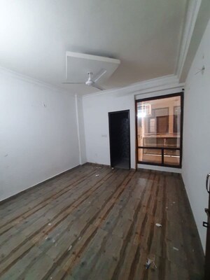Room in 2 BHK Apartment at Chattarpur – for Rent