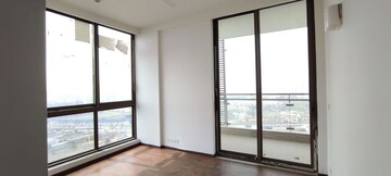 Room in 4 BHK Apartment at M3M Golf Estate, Sector 65 – for Rent