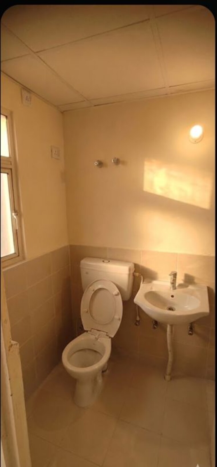 Bathroom, bptp-princess-park 3 Bedroom 2010 Sq.Ft. Apartment In Sector 86 Faridabad 10110779