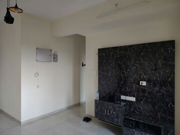 Room in 3 BHK Apartment at Harmony Signature Towers, Owale – for Rent