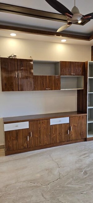 Kitchen in 4 BHK Builder Floor at Sector 31 – for Sale