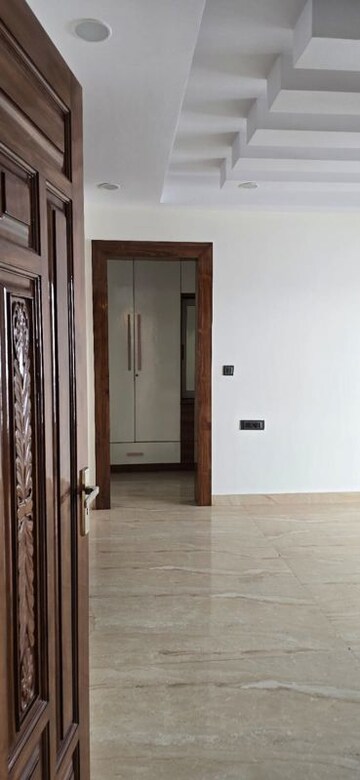 Room in 4 BHK Builder Floor at Sector 31 – for Sale