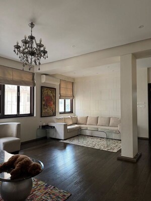 Living Room in 4 BHK Apartment at Sneh Sadan Apartments, Colaba – for Sale