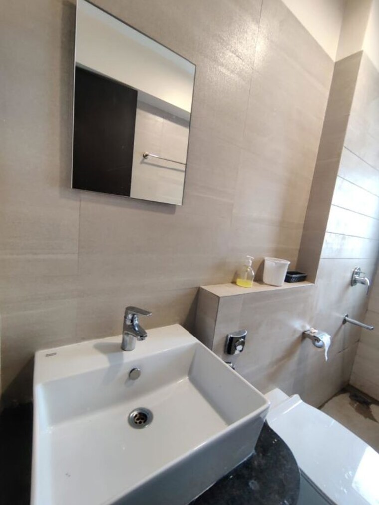 Bathroom, ghatkopar east 2 Bedroom 600 Sq.Ft. Apartment In Ghatkopar East Mumbai 10110807