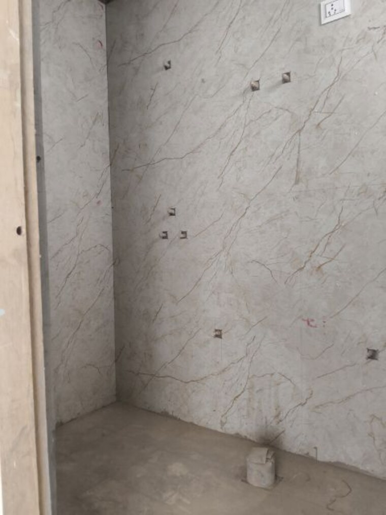 Bathroom, sector 73 3 Bedroom 1400 Sq.Ft. Builder Floor In Sector 73 Noida 10110810