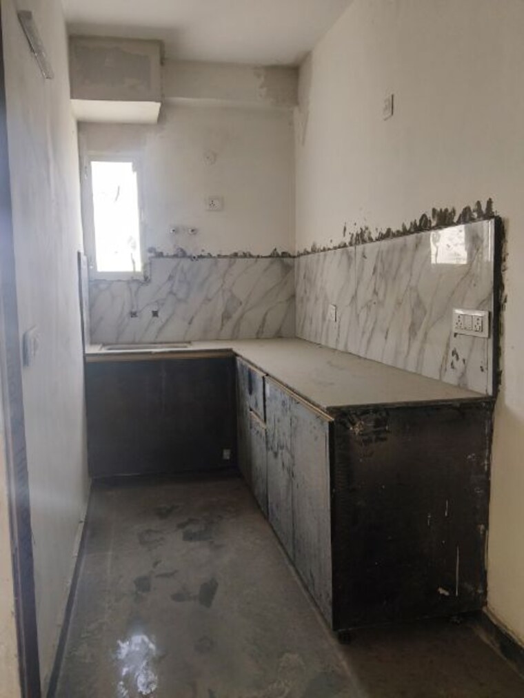 Kitchen, sector 73 3 Bedroom 1400 Sq.Ft. Builder Floor In Sector 73 Noida 10110810
