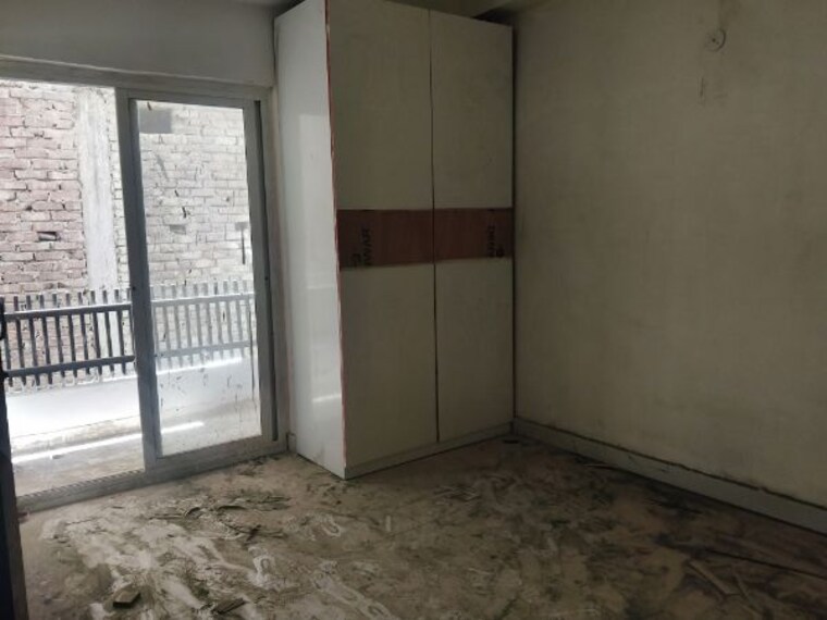 Room, sector 73 3 Bedroom 1400 Sq.Ft. Builder Floor In Sector 73 Noida 10110810