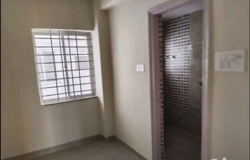 Room in 2 BHK Apartment at Morabadi – for Rent