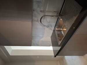 Furnished Amenities in 3.5 BHK Apartment at M3M Latitude, Sector 65 – for Rent